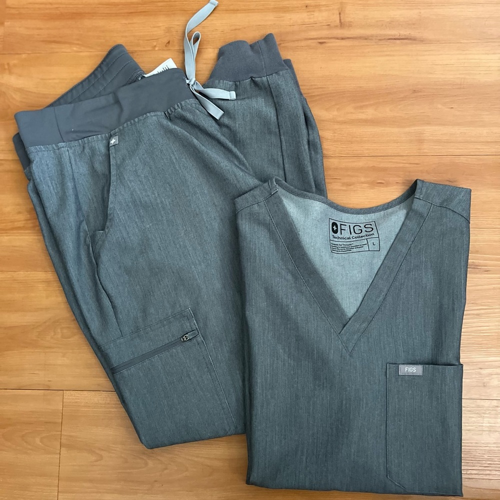 Graphite Figs Scrub Set